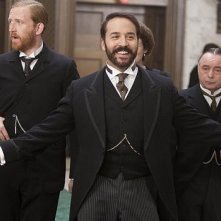 Jeremy Piven in una scena di Mr. Selfridge