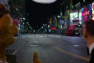 Promo 'Happy New Year' - Muppets Most Wanted