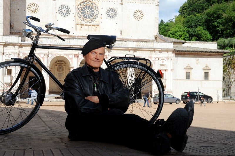 Don Matteo 9: Terence Hill in una foto promozionale della fiction