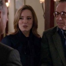 The Good Wife: Alan Cumming, Melissa George e Peter Bogdanovich in una scena dell'episodio Goliath and David