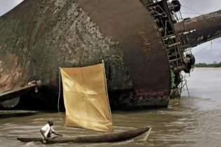 Trailer - Which Way Is the Front Line from Here? The Life and Time of Tim Hetherington