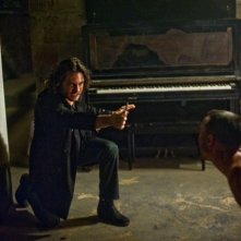 Deliver Us From Evil: Edgar Ramirez nel bel mezzo di un esorcismo