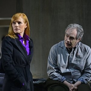Intelligence: Marg Helgenberger e John Billingsley nel pilot della serie