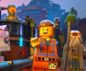 The Lego Movie: Emmett, Vitruvius e Uni-Kitty alle prese con un gatto Lego