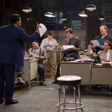 The Wolf of Wall Street: Leonardo DiCaprio in una scena con Jonah Hill