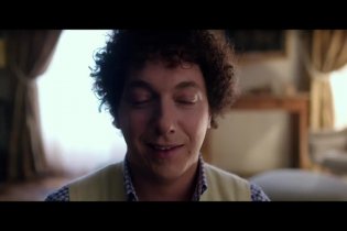 Trailer Italiano - Tutto sua madre