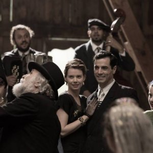 Anita B.: Antonio Cupo e Andrea Osvart danzano in una scena