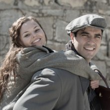 Anita B.: Eline Powell sorride con Antonio Cupo in un momento del film