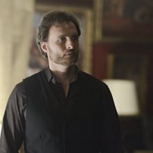 Bitten: Greg Bryk in una scena