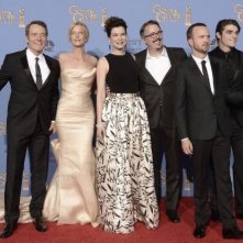 Golden Globe 2014 Il Cast Di Breaking Bad Con Il Meritatissimo Premio Alla Migliore Serie Drammatica 296355
