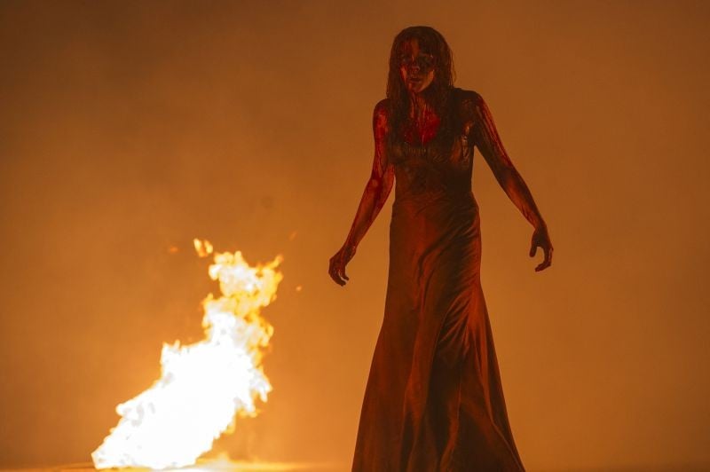 Carrie: Chloe Moretz tra le fiamme in una scena del film