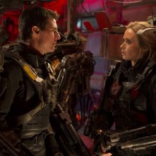 Edge of Tomorrow - Senza domani: Tom Cruise ed Emily Blunt indossano le loro armature