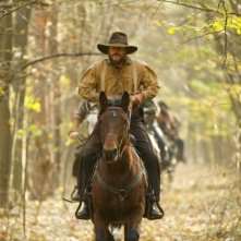 Hatfields & McCoys: Bill Paxton in una scena della miniserie