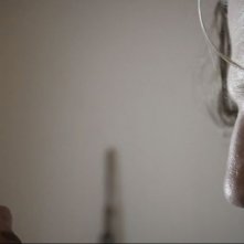 Red Krokodil: il protagonista Brock Madson in una scena del film incentrato sull'uso di droghe sintetiche