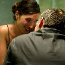 Tango Libre: Sergi López (di spalle) in una scena con Anne Paulicevich