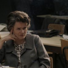 Barbara Sukowa nei panni di Hannah Arendt in una scena del film