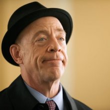 Growing Up Fisher: J.K. Simmons in una scena della serie