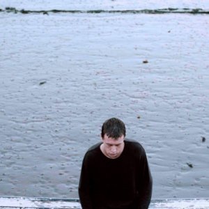 Il superstite: George MacKay in un momento tratto del film