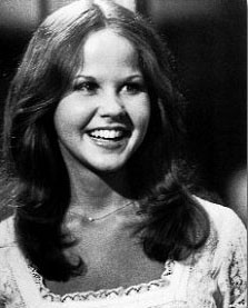 Linda Blair, sorridente e giovanissima