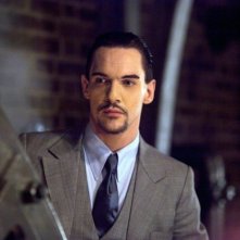 Dracula: Jonathan Rhys Meyers nell'episodio Let There Be Light