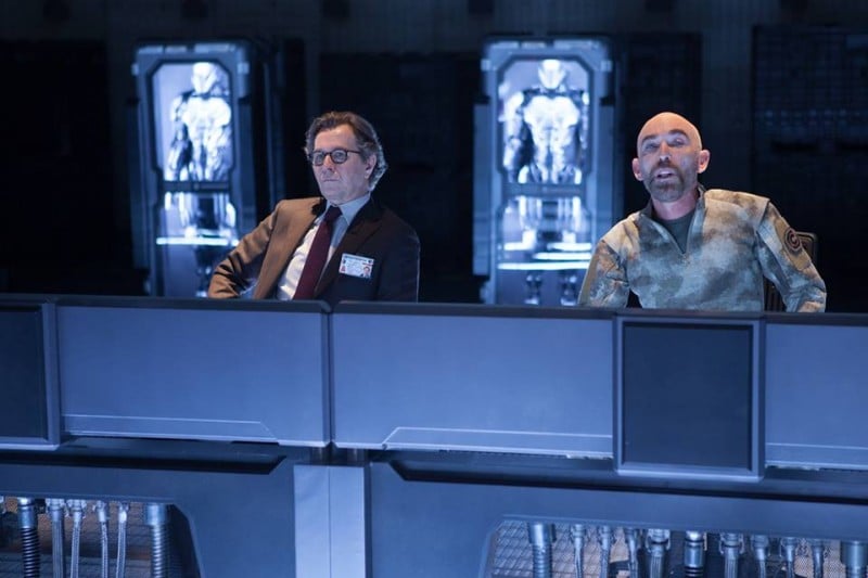 Robocop: Gary Oldman con Jackie Earle Haley in una scena del film