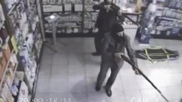 Video virale 'La rapina in farmacia' - Smetto quando voglio