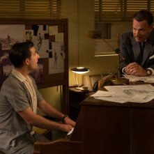 Saving Mr. Banks: Jason Schwartzman e Tom Hanks in una scena del film