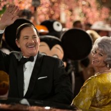 Saving Mr. Banks: Tom Hanks nei panni di Walt Disney in una scena con la 'moglie' Dendrie Taylor