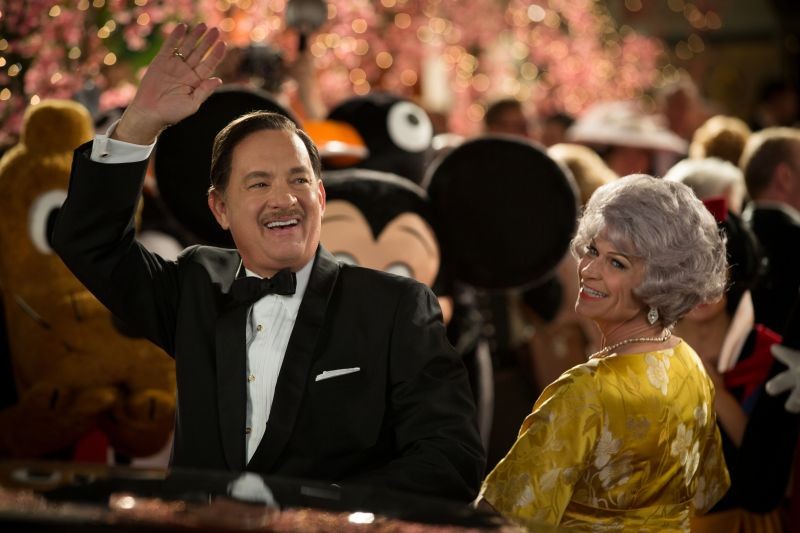 Saving Mr. Banks: Tom Hanks nei panni di Walt Disney in una scena con la 'moglie' Dendrie Taylor