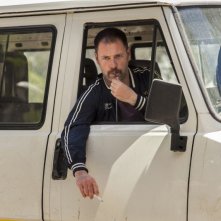 Smetto quando voglio: Pietro Sermonti in una scena della commedia criminale