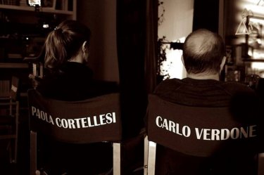 Sotto una buona stella: Paola Cortellesi e Carlo Verdone di spalle sul set del film