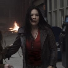 Spiders 3D: Christa Campbell e Sydney Sweeney in una scena di terrore