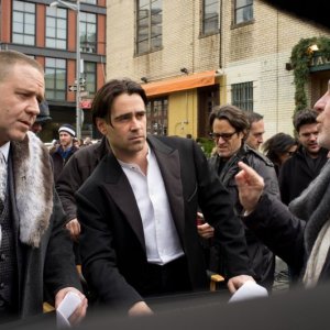 Storia d'inverno: il regista del film Akiva Goldsman sul set con Colin Farrell e Russell Crowe