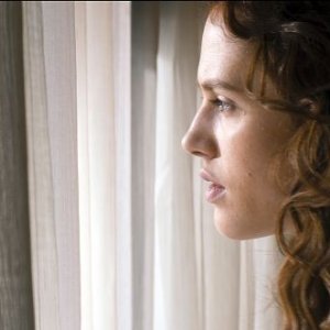 Storia d'inverno: Jessica Brown Findlay in un bel primo piano tratto dal film