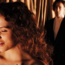 Storia d'inverno: Jessica Brown Findlay insieme a Colin Farrell in una scena