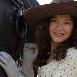 Beloved sisters: Hannah Herzsprung in una scena del film