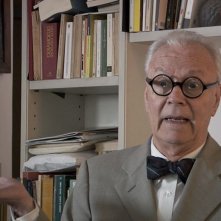 Felice chi è diverso: Paolo Poli in una scena del documentario di Gianni Amelio