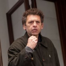 L'assalto: Ninni Bruschetta in una scena della fiction