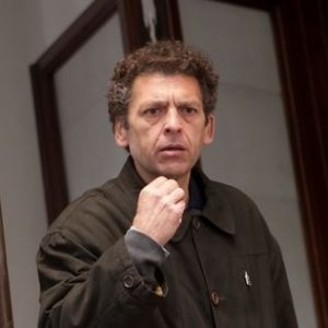 L'assalto: Ninni Bruschetta in una scena della fiction