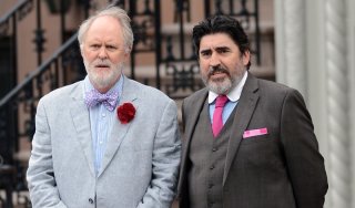 Love is strange: Alfred Molina insieme a John Lithgow in un momento del film