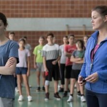 Kreuzweg - Le stazioni della fede: Lea van Acken con Birge Schade in una scena del film