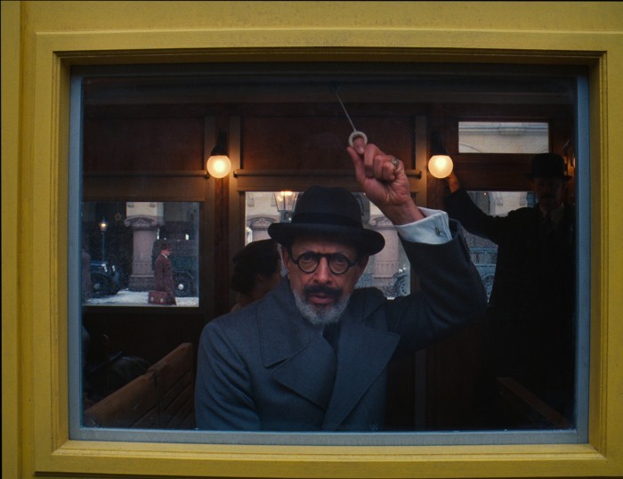 The Grand Budapest Hotel Jeff Goldblum In Una Scena Del Film Sul Treno 298058