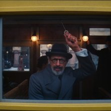 The Grand Budapest Hotel: Jeff Goldblum in una scena del film sul treno