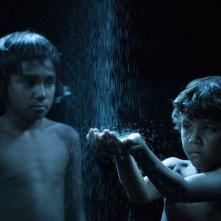 The Turning: una scena del frammento di Stephen Page intitolato 'Sand'