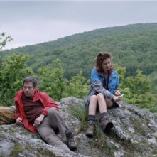 I you don't, I will: Emmanuelle Devos e Mathieu Amalric nella foresta tentano di ritrovare la serenità
