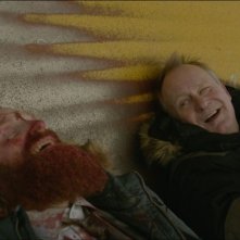 In Order of Disappearance: Stellan Skarsgård in una scena con Kristoffer Hivju