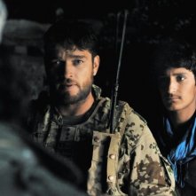 Inbetweens Worlds: Ronald Zehrfeld in una scena con Mohsin Ahmady