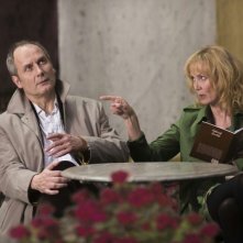 Life of Riley: Hippolyte Girardotcon Sabine Azéma in una scena della commedia