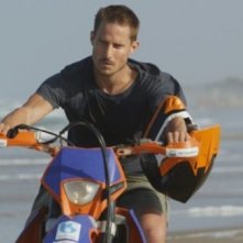 Praia do Futuro: Clemens Schick a bordo della sua moto in una scena del film