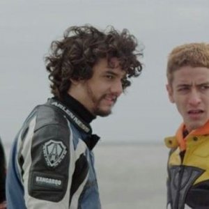 Praia do Futuro: Clemens Schick, Wagner Moura e Jesuita Barbosa in una scena del film